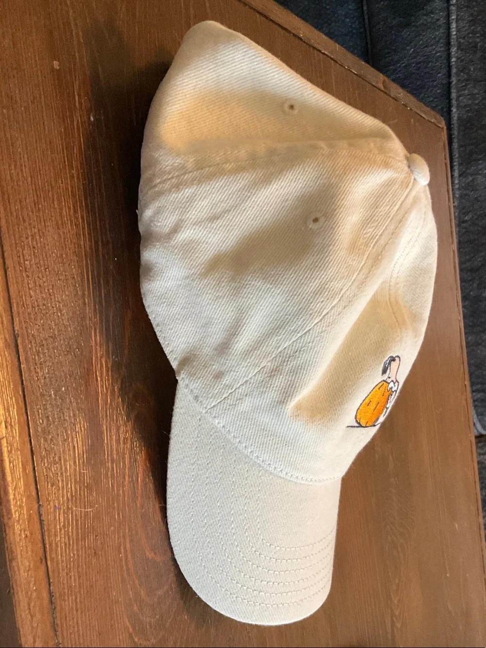 American Eagle Outfitters Snoopy and Pumpkin Cream Cotton Cap